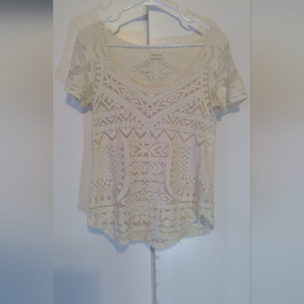 Meadow Rue Cream Graphic Cropped Tee